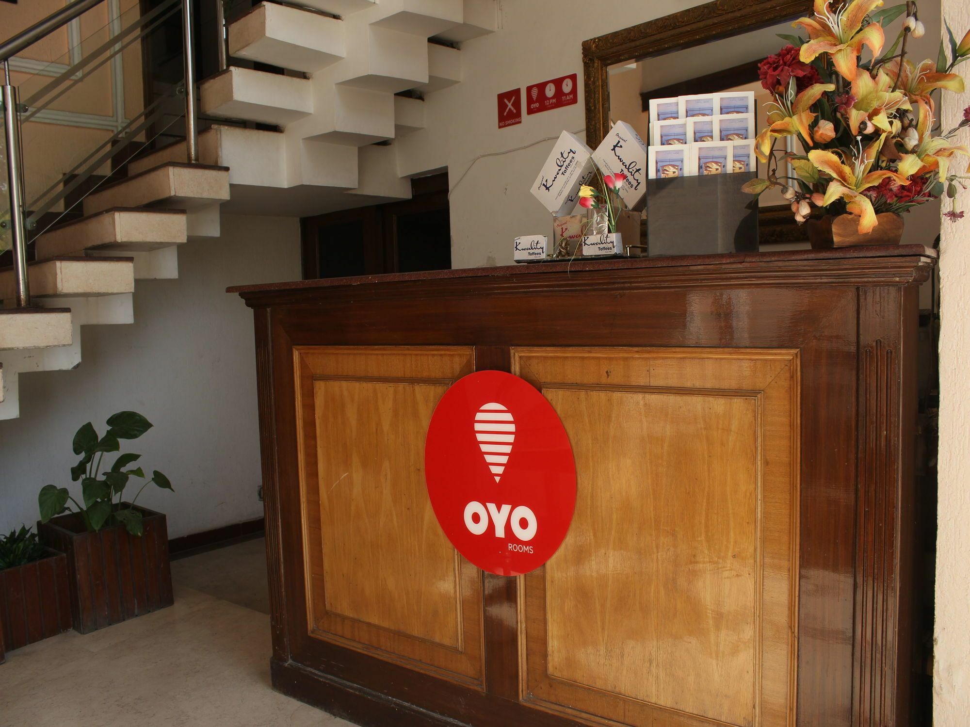 Oyo 5232 Kwality Hotel Dehradún Kültér fotó